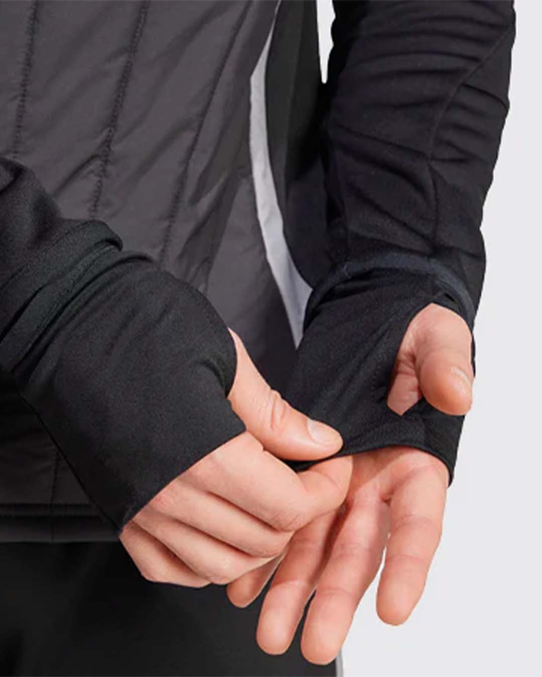 Pull hiver Adidas avec cagoule SFC