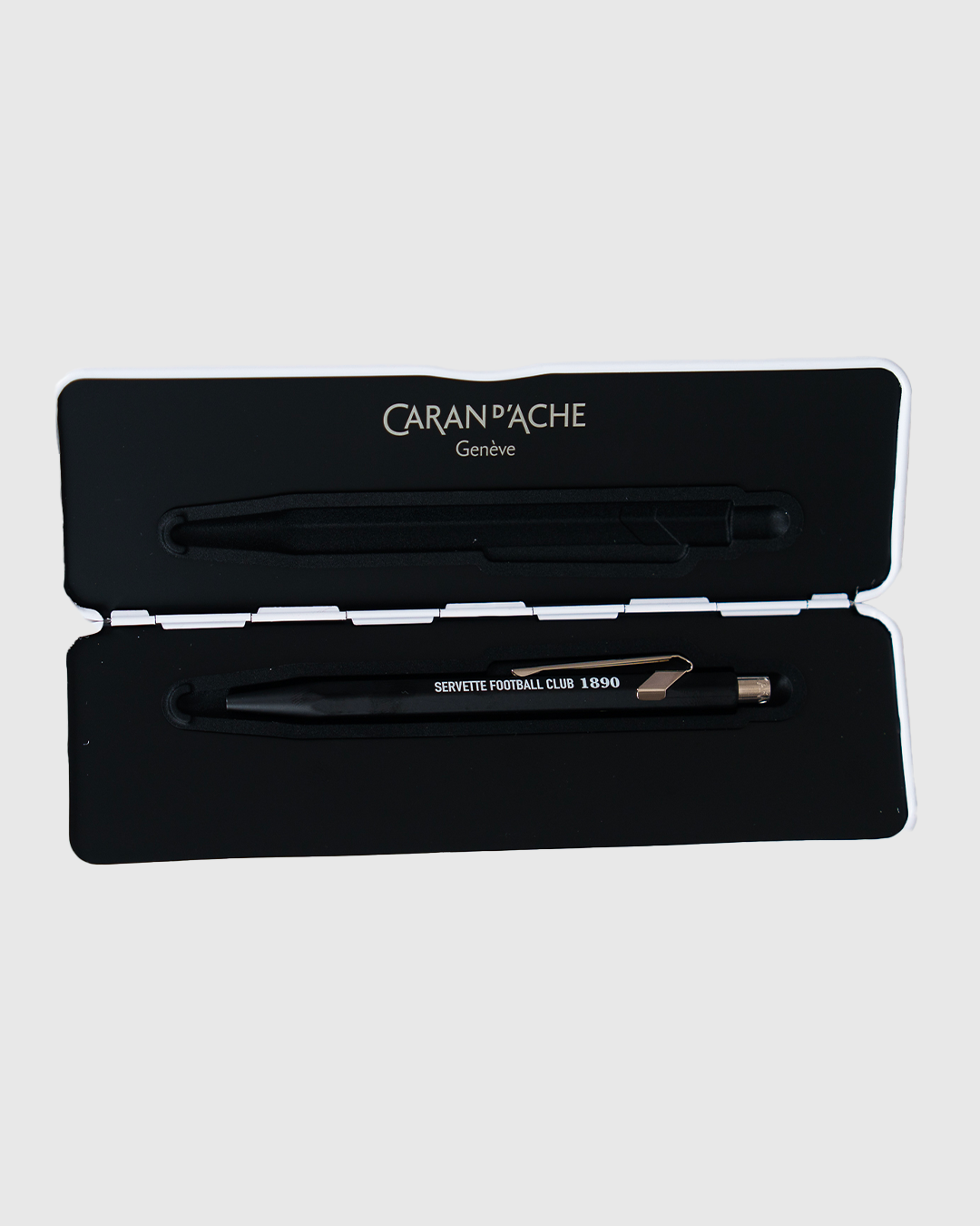 Stylo SFC X Caran d&#39;Ache - Black Edition